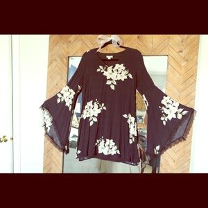 Black | Floral | Bell-sleeved | Dress | M